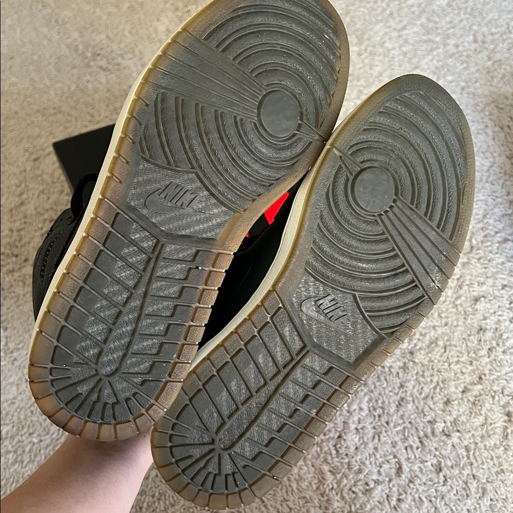 Jordan 1 SB Sneakers (Craig Stecyk Black Silver) - Picture 5 of 5